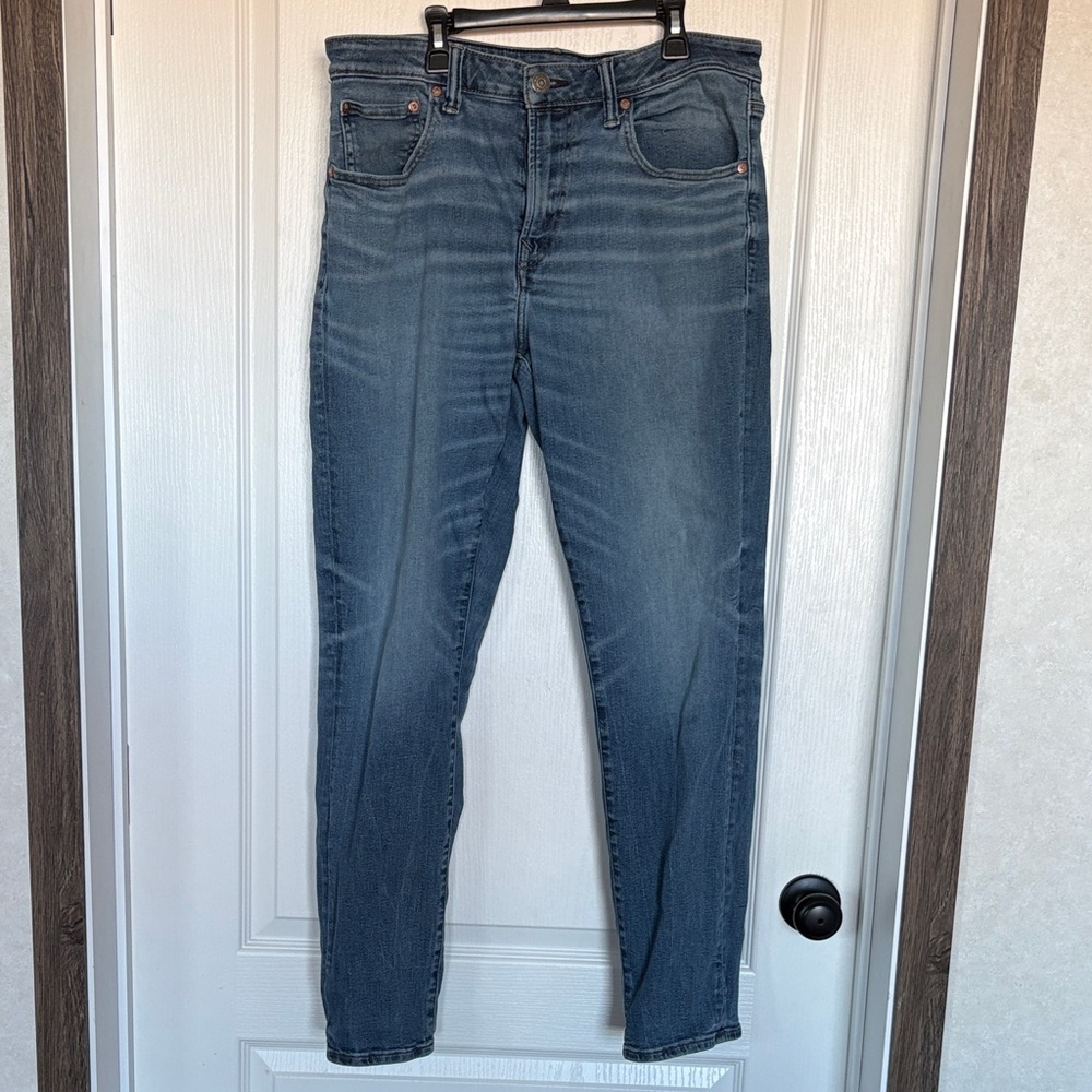 2 pairs of American Eagle Outfitters Athletic Fit Jeans Airflex+ 34 x 32